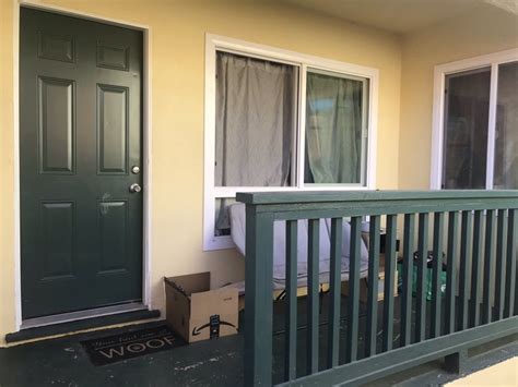 Located in south Kissimmee in a quiet and nice community about 20-25 minutes to Disney world close to Valencia college, and lots of shopping centers. . Rooms for rent private entrance